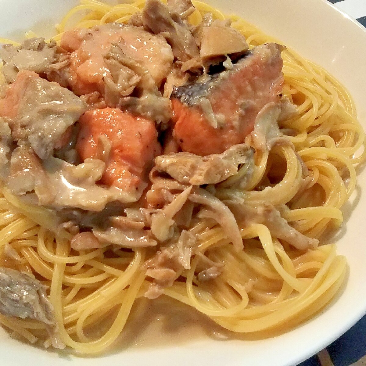 鮭と舞茸のクリーミーパスタ レシピ 作り方 By こざかなアーモンド 楽天レシピ 鮭と舞茸のクリーミーパスタ レシピ 作り方 By こざかなアーモンド 楽天レシピ